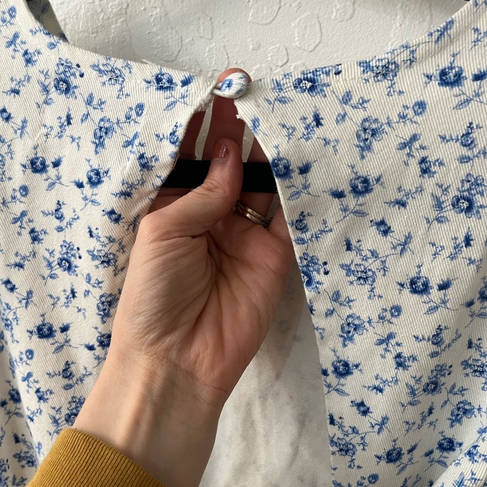 Forever 21 White and Blue Floral Cotton Puff Sleeve Dress - Picture 10 of 13